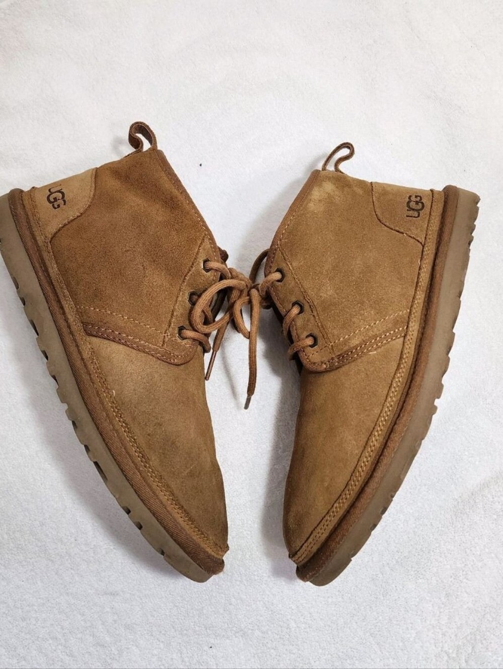 Ugg Women's Neumel Chukka Boot Size 9 Lace-Up Ankle Height